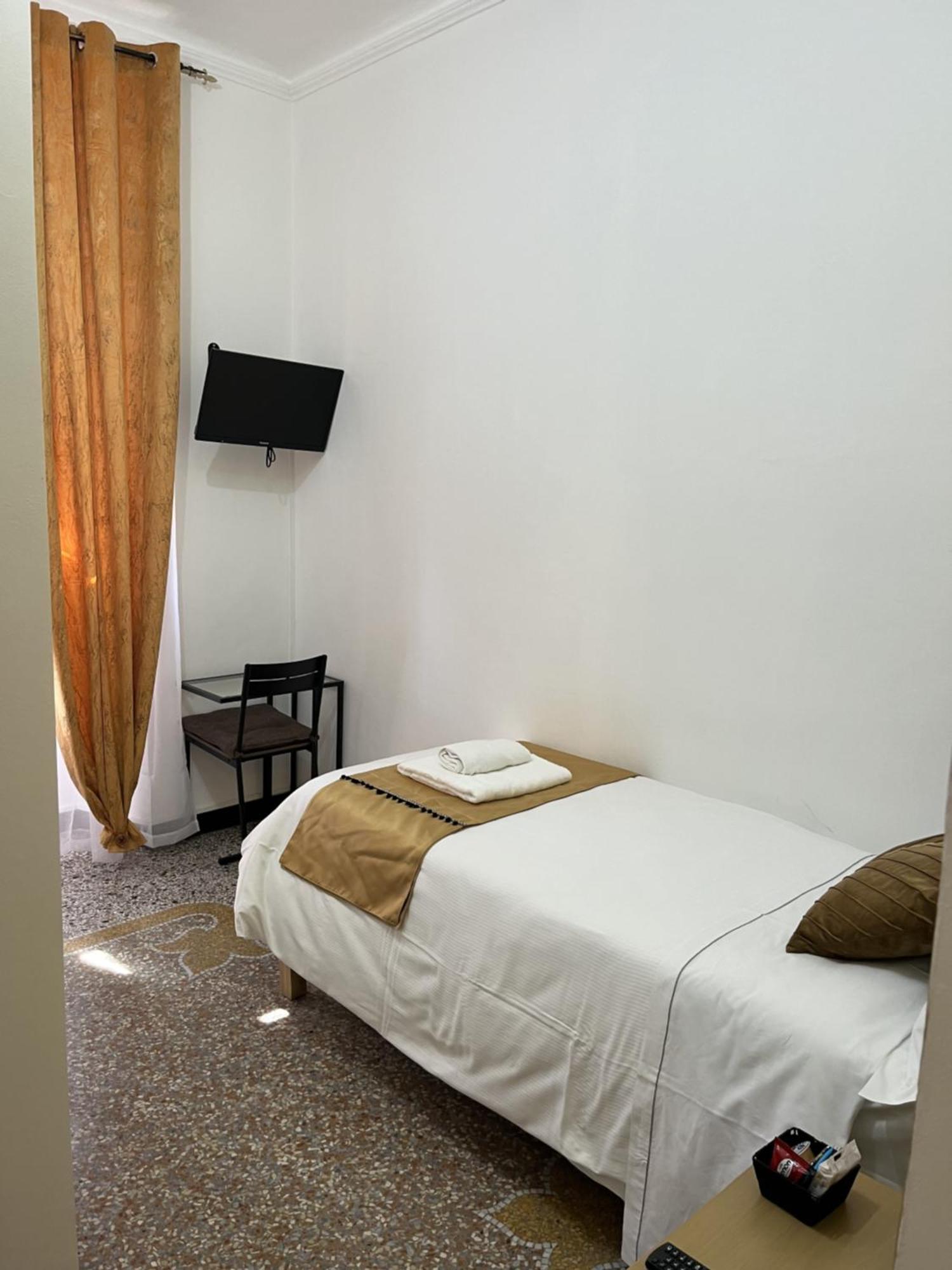 Genova Gold Rooms Zimmer foto