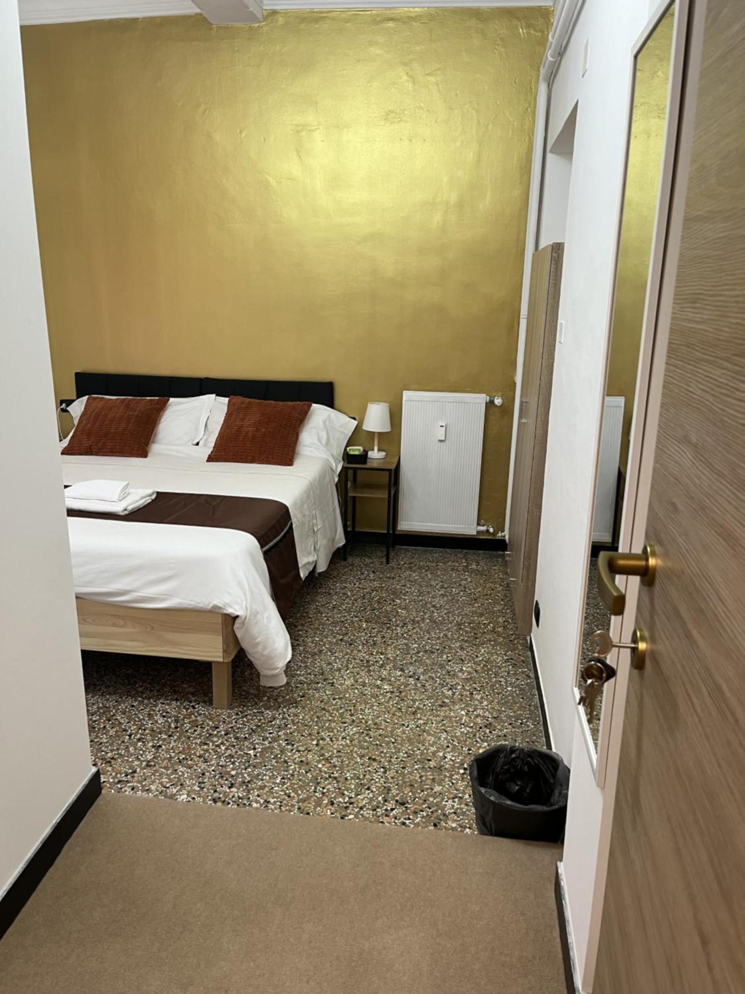 Genova Gold Rooms Zimmer foto